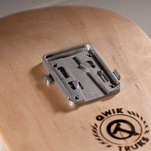 Qwiktruks - Quick Release System(Deck Plate Set, set of 2)